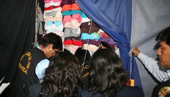 Incautan ropa 'bamba' en galerías de La Victoria y Centro de Lima | LIMA |  PERU21