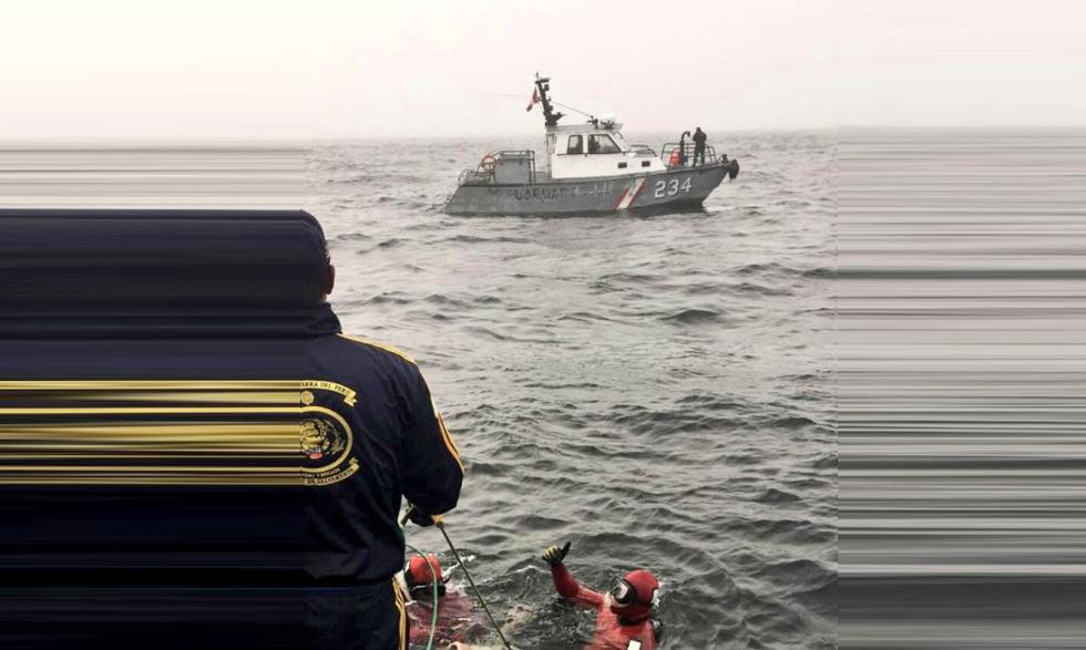 Seis pescadores están desaparecidos tras el choque de dos embarcaciones el último miércoles en el puerto de Chimbote, Áncash. (@naval_peru)