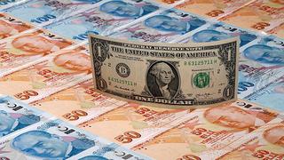 Agencias de calificación rebajan nota de Turquía por caída de la lira