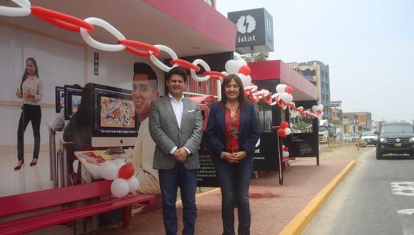 En la inauguración del paradero ecológico estuvieron presentes la presidenta de la ATU, María Jara, y el alcalde de San Martín de Porres, Julio Chávez. (MTC)