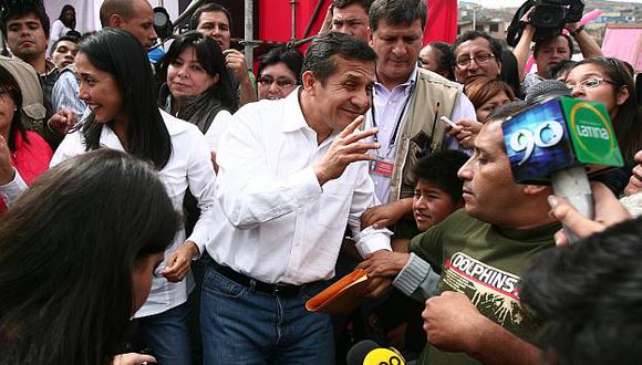 Humala acompaña a su esposa en su onomástico y habla de protestas. (David Vexelman)
