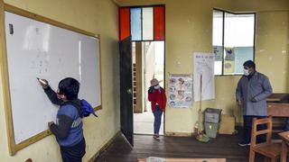 Bolivia: escolares aymaras vuelven a clases desafiando el frío y la pandemia
