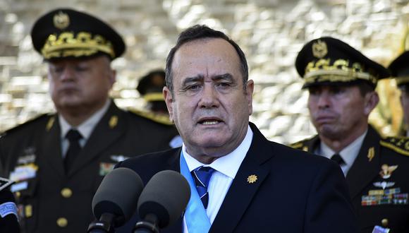 Alejandro Giammattei, presidente de Guatemala, ordenó el cierre de la embajada de Venezuela. (Foto: AFP)