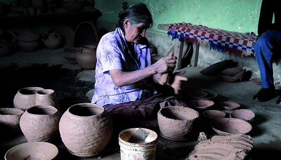 Las cerámicas son elaboradas por las mujeres de la localidad. (Difusión)