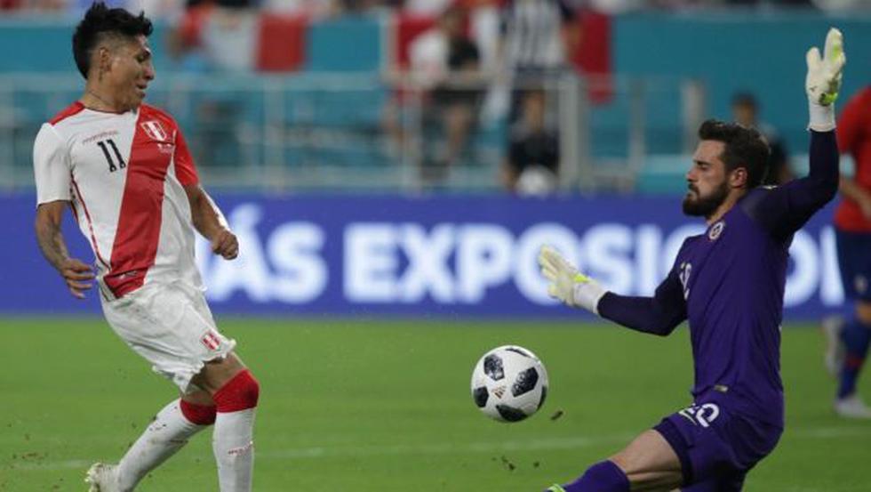Raúl Ruidíaz habló sobre las ocasiones de gol que falló ante Chile. (Foto: Selección peruana)