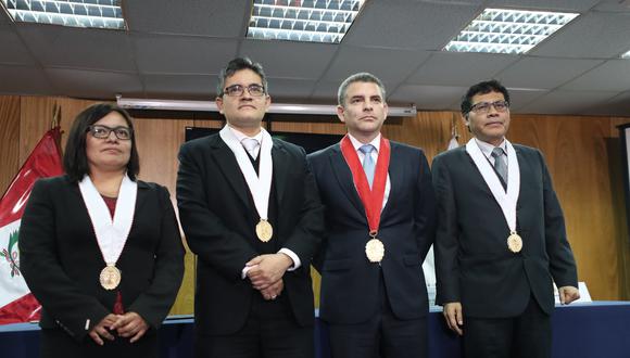 Los fiscales que integran el equipo especial, liderados por Rafael Vela Barba. (GEC)