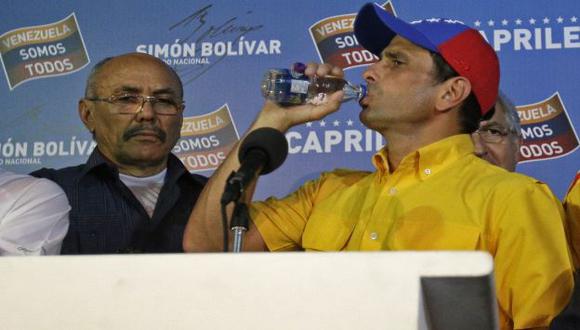 Ismael García junto a Henrique Capriles durante última campaña presidencial. (AP)