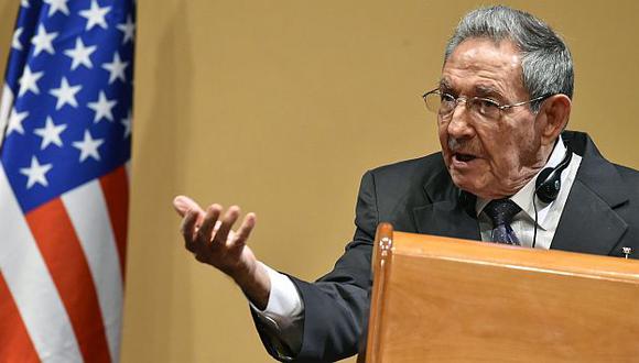 Raúl Castro negó que Cuba tenga presos políticos en rueda de prensa con Barack Obama. (AFP)