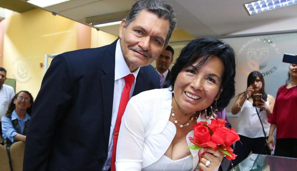 Esta es la pareja del primer matrimonio realizado en lengua de señas. (MunicipalidadDeMiraflores)