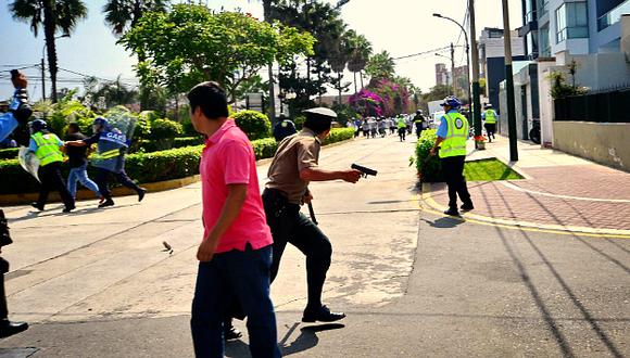 Policía realiza tiros al aire en enfrentamiento de serenos de las municipalidades de San Isidro y Magdalena del Mar (Trome)