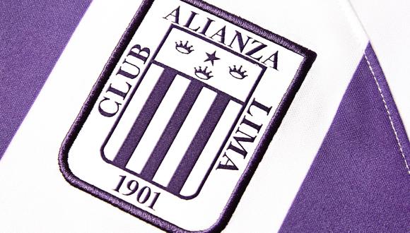Camiseta blanquimorada 2023 de Alianza Lima (Foto: Facebook AL).