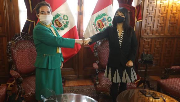 La presidenta del Congreso, Mirtha Vásquez, se reunió con la presidenta electa del Poder Judicial, Elvia Barrios. (Foto: Congreso)
