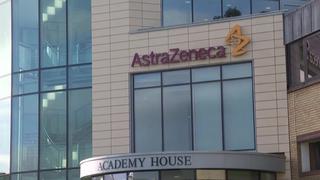Universidad de Oxford anuncia pausa en los ensayos de vacuna AstraZeneca con niños