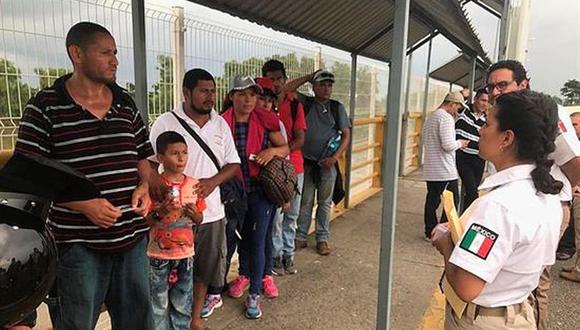 Un gran número de migrantes fueron repelidos en la frontera de Estados Unidos y actualmente se encuentran varados en México. (Foto referencial: EFE)