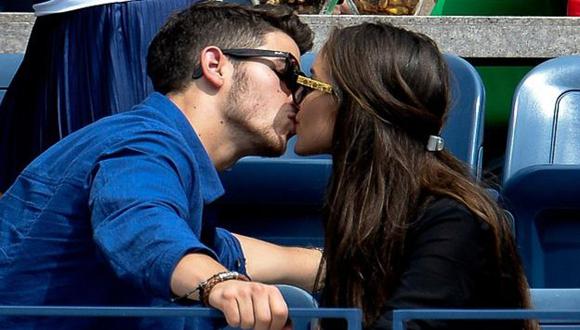 Beso de Nick Jonas y Olivia Culpo en el US Open. (DailyMail.co.uk)