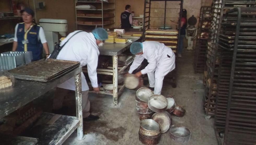 Clausuran panadería en Chiclayo que atendía en malas condiciones