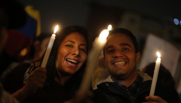 Periodistas venezolanos piden un libre ejercicio de la libertad de expresión en Cuba en conmemoración por la Primavera Negra (Perú21).