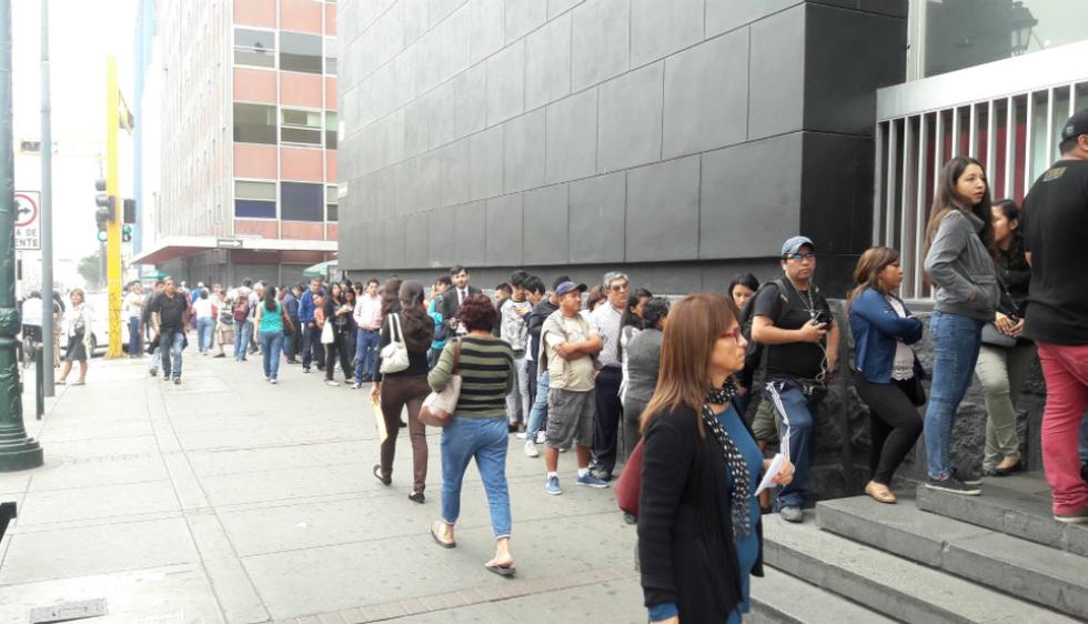 Bruno Mars en Lima: Largas colas por el inicio de la venta de entradas para el concierto. (Perú21)