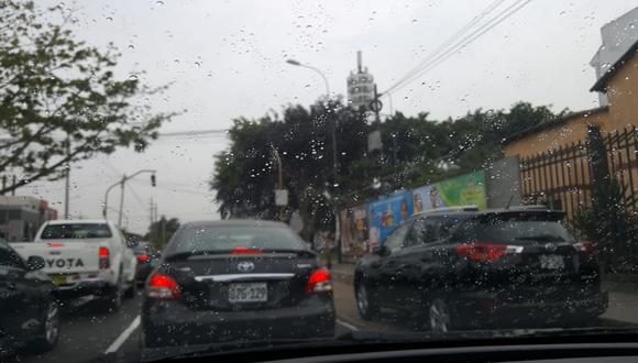Usuarios reportan la ligera llovizna a través de las redes sociales. (Fotos: Senamhi)