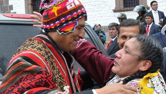 COMO EN CASA. Evo Morales recibió el cariño de la gente del Cusco. (AP)