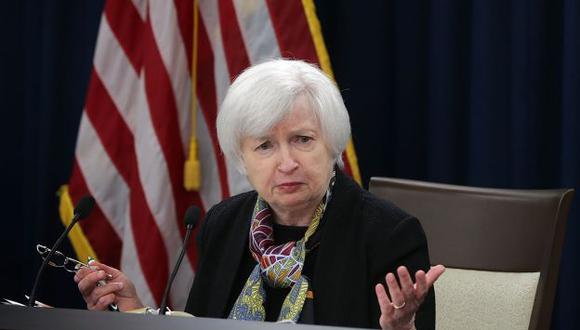 Janet Yellen, presidenta de la FED, informó que rebajó  dos décimas los pronósticos de crecimiento para EE.UU en 2016. (AFP)