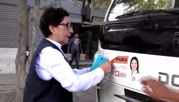 ONPE intervino camión que trasladaba material electoral por tener propaganda política. (captura)