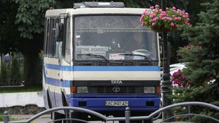 Hombre con explosivos secuestra en Ucrania un autobús con unas 20 personas [FOTOS]