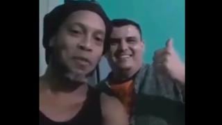 Ronaldinho: exjugador brasileño grabó un saludo para la familia de un “compañero” suyo en la cárcel | VIDEO |  