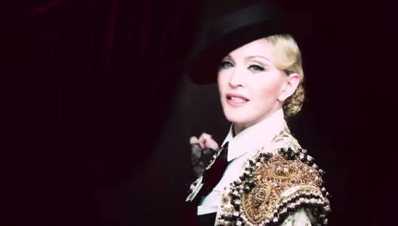 Madonna estrenó video ‘Living for Love’ en Internet. (YouTube)