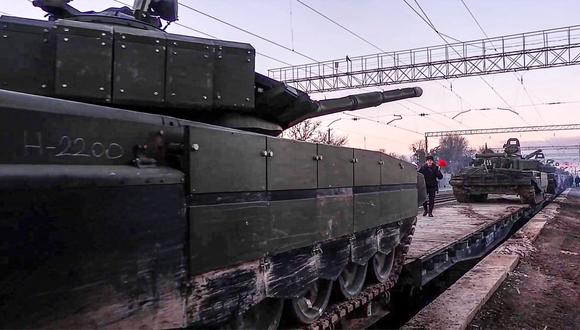 Tanques de Rusia partiendo hacia sus bases después de los ejercicios conjuntos con las fuerzas de Bielorrusia cerca de Ucrania. (AFP).