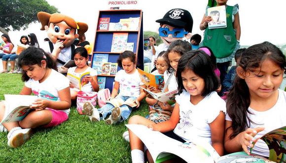 Expertas brindarán charla sobre como ayudar a los niños a incentivar la lectura utilizando herramientas digitales. (Foto: Andina) | Referencial
