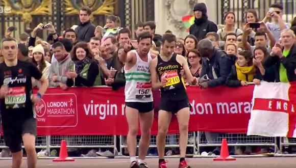 Maratón de Londres: Mira el conmovedor gesto deportivo. (BBC)