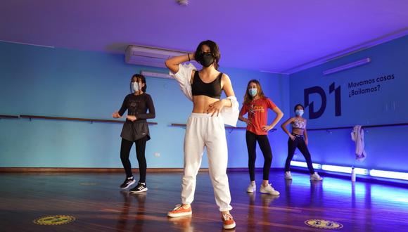 La escuela de danza brinda una variedad de clases de baile de distintos estilos.