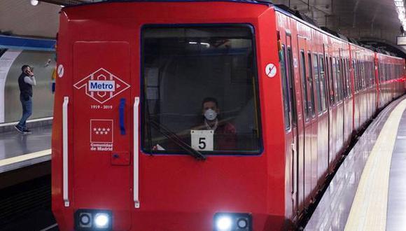 En una de las estaciones del metro de Madrid, un ciudadano brasileño empujó a un joven a las rieles en el momento que uno de los trenes se acercaba. (Foto referencial/EFE/archivo)