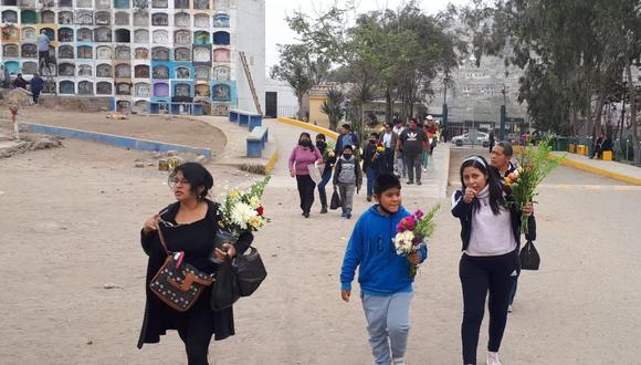 Miles de personas visitaron el cementerio de Nueva Esperanza a pocos días del Día de Todos los Santos. (Foto: Municipalidad de Villa María del Triunfo/Facebook)