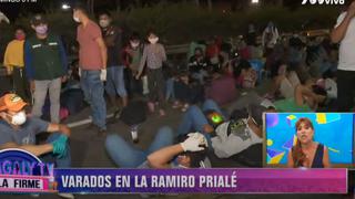 Cientos de migrantes, que buscan regresar a sus provincias, pasan la noche en carretera Ramiro Prialé [VIDEO]