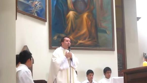 El sacerdote Jorge Laplagne fue separado de sus funciones luego de que el arzobispado de Santiago iniciara una investigación en su contra por pederastia. (Foto: captura de YouTube)