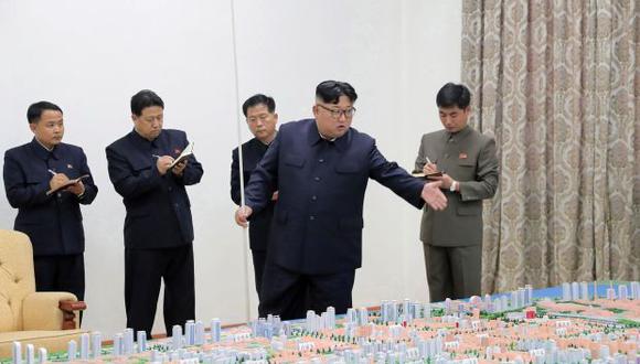 Kim Jong Un expresó su "gran satisfacción" y dijo que la prueba supone "un giro decisivo para apoyar la capacidad de combate" del ejército de Corea del Norte. (Foto: AFP)
