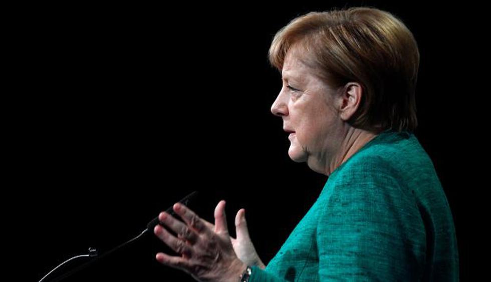 La Canciller alemana Angela Merkel se dirige a la audiencia durante una conferencia organizada por la Federación de Industrias Alemanas (BDI). (Foto: AFP)
