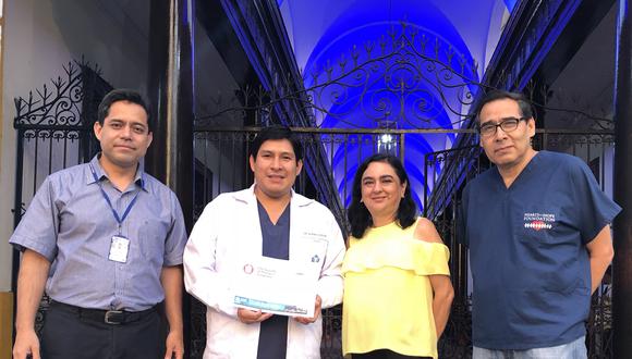 Médico peruano recibe premio internacional de la Sociedad de Cirujanos del Tórax de Estados Unidos. (UNMSM)