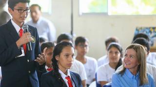 Ministra de Educación invita a estudiantes de Iquitos a postular al Programa Beca 18