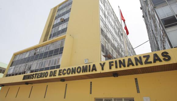 Ministro de Economía dijo que se busca “facilitar la vida a los pequeños empresarios”. Pedro Francke asegura que solo se paga la mitad de Impuesto a la Renta de lo que se debería. (Foto: GEC)
