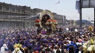 El Señor de los Milagros realiza su quinto recorrido en el centro de Lima