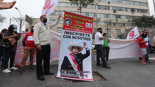 Fuga masiva por corrupción en el Partido Magisterial de Pedro Castillo