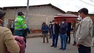 La Libertad: Deudos paseaban féretro por las calles de Huamachuco pese a prohibición