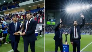 Claudio Pizarro y Cafú entregaron la copa del Mundial de Clubes antes de la gran final