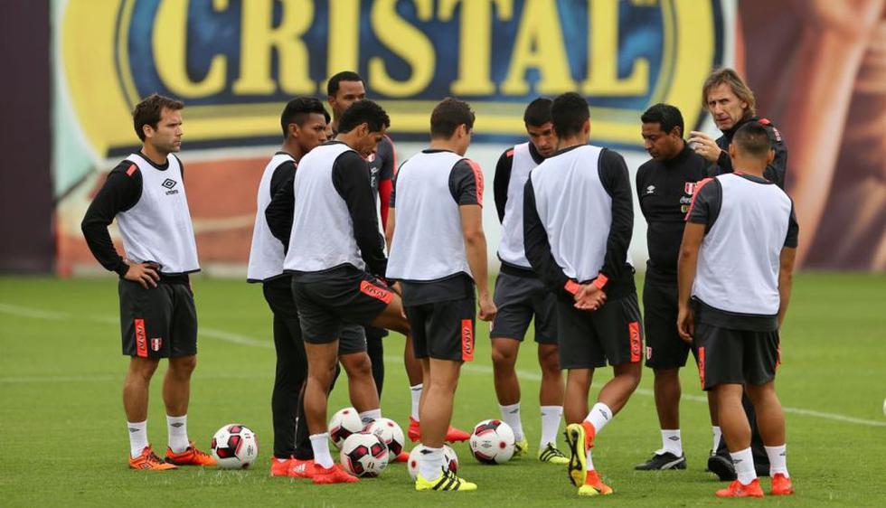 Selección peruana realizó primer entrenamiento de cara al partido ante Argentina. (FPF)