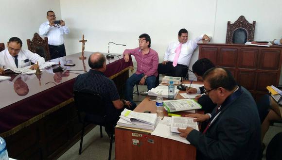 El ex alcalde de Chiclayo, Roberto Torres, estuvo ofuscado en la audiencia y negó en todo momento haber recibido dinero.