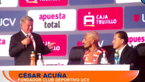 Presentación de Paolo Guerrero, con César y Richard Acuña. (Foto: captura)
