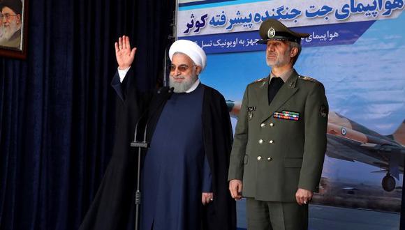 "Hoy es uno de los días difíciles para Irán contra las conspiraciones de los enemigos y extranjeras, pero el camino del Imán (en referencia a Jomeiní) puede salvar a la gente y al país", dijo Rohaní. (Foto: EFE)